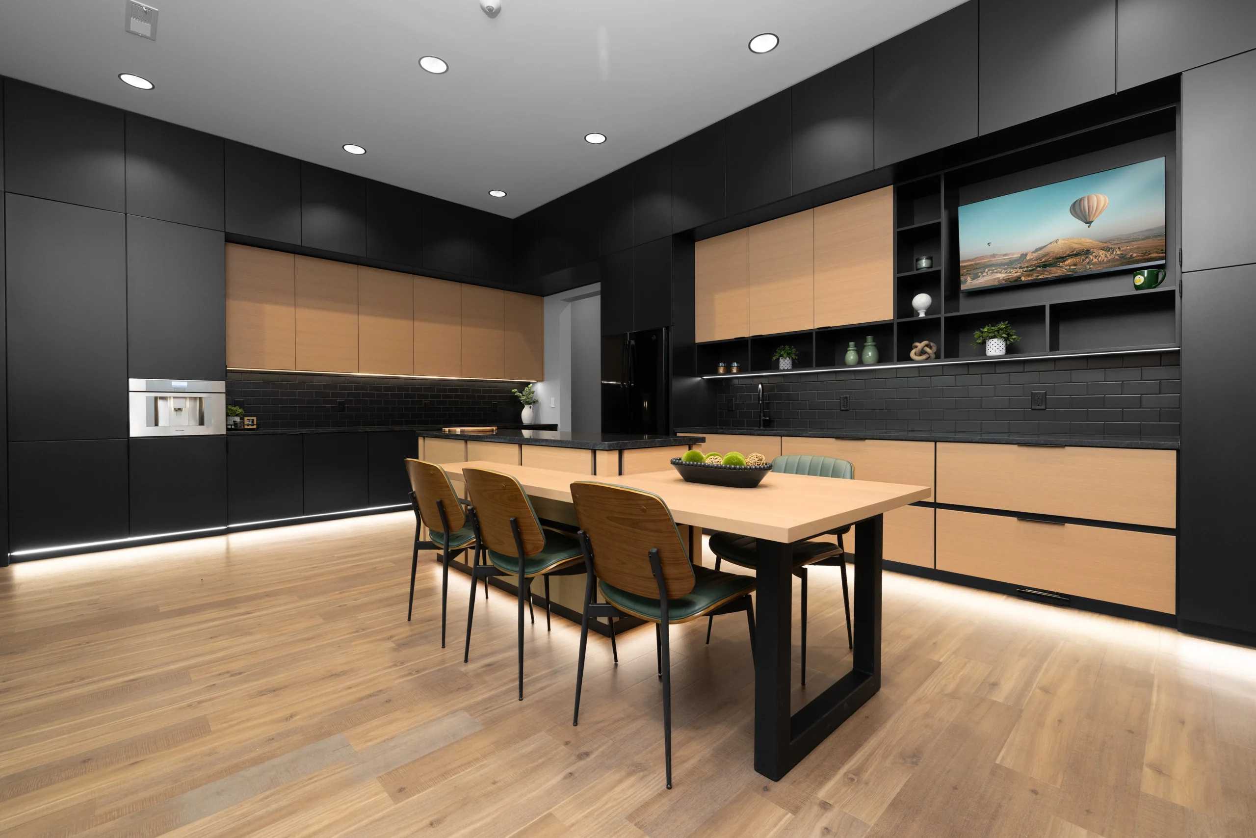 Ace Builders Break Room - Main